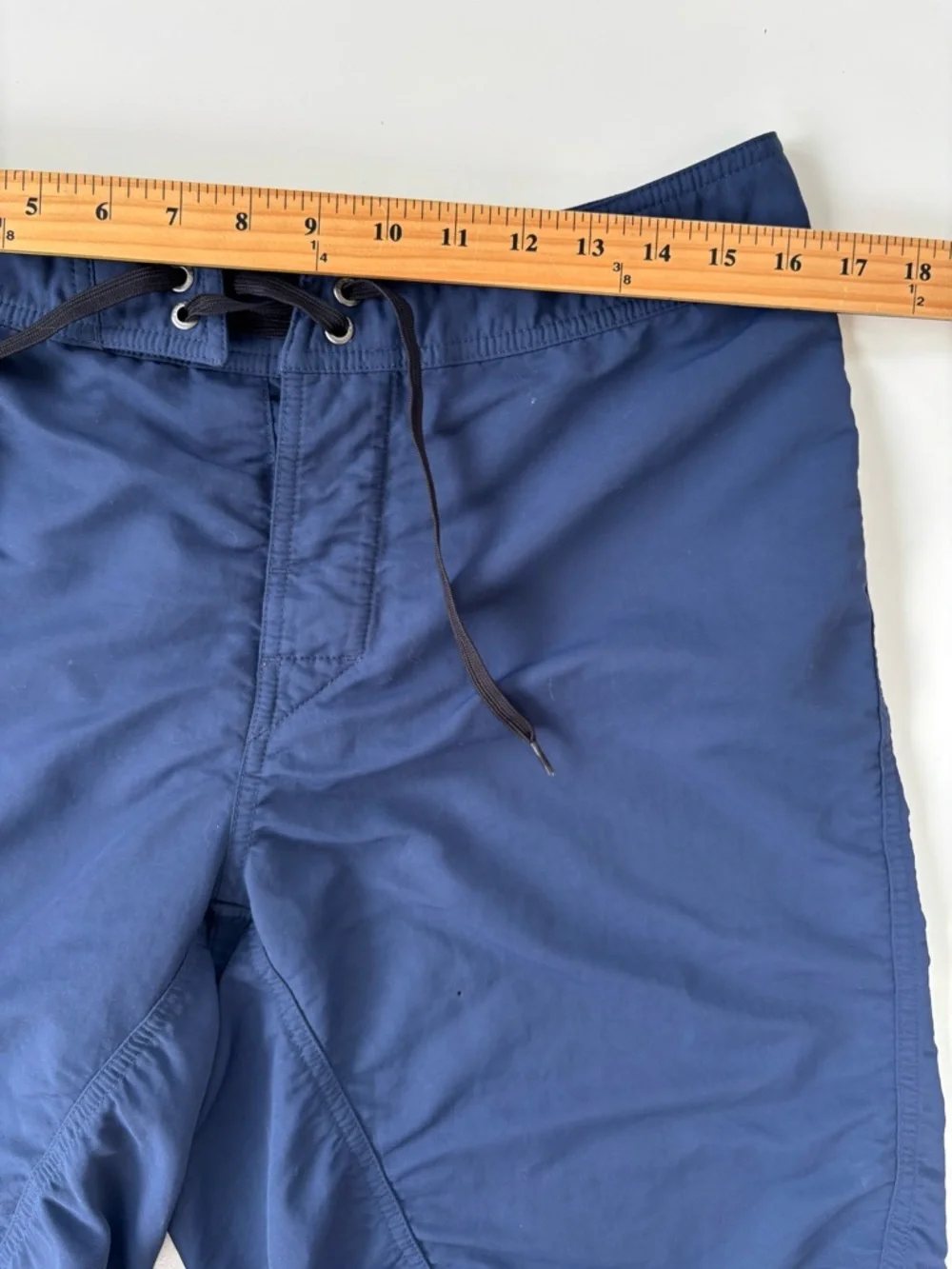 Patagonia Men’s Navy Blue Wavefarer II Board Shorts Surf Swim Size 32